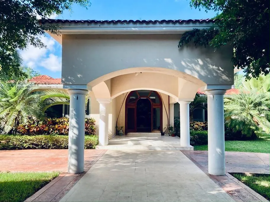 Profile 2 Villa Cancun Mexico