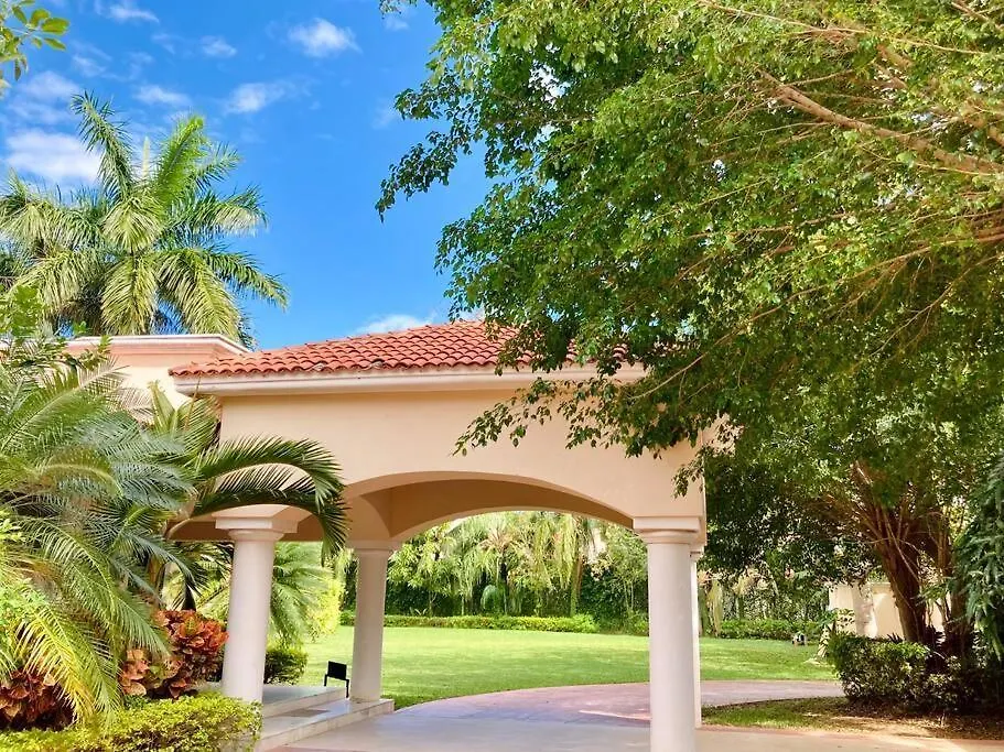 Profile 2 Villa Cancun