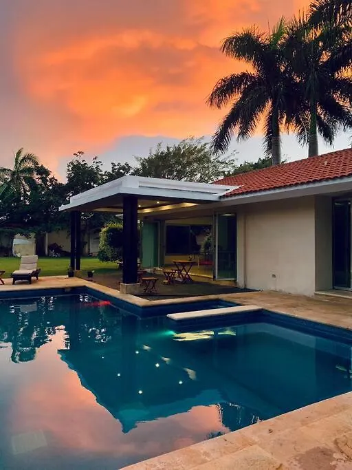 Profile 2 Villa Cancun Mexico